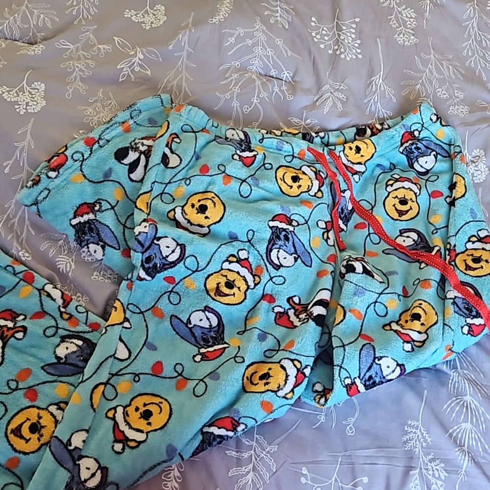 Winnie the pooh christmas pajama pants size medium